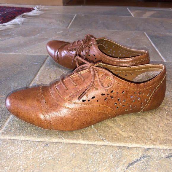 XOXO FLAT LACE UP SHOES 👠 - Picture 3 of 9